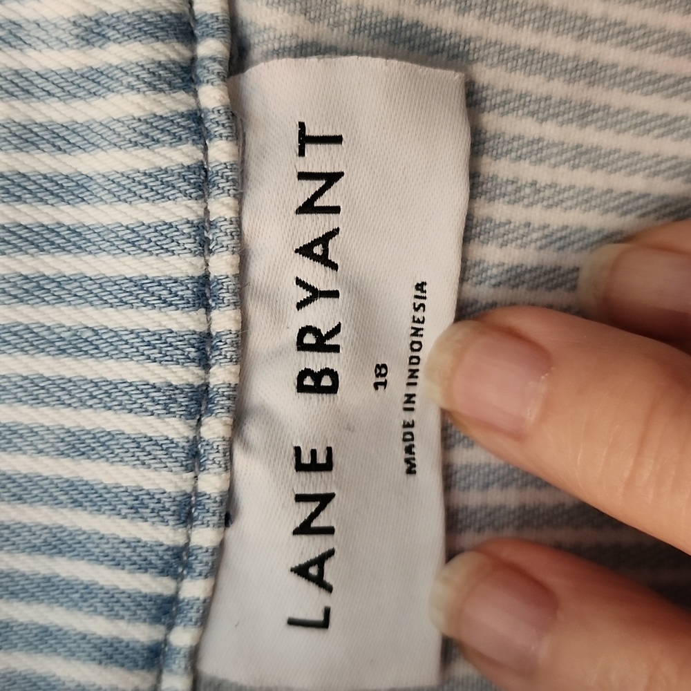 Cropped denim jacket - Picture 2 of 3